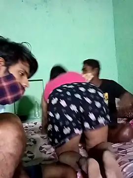 LoveOnStream online show from October 25, 2025, 1:18 pm