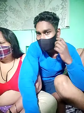 LoveOnStream online show from November 24, 2025, 5:01 pm