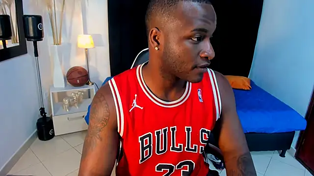 Snapshot of chrstian_lewis1 chatting on November 21, 2025, 2:05 pm chrstian lewis1 online show from November 21, 2025, 2:05 pm