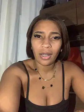 Crisschiavo online show from November 14, 2025, 1:48 am