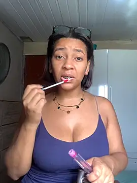 Crisschiavo online show from December 1, 2025, 12:32 pm