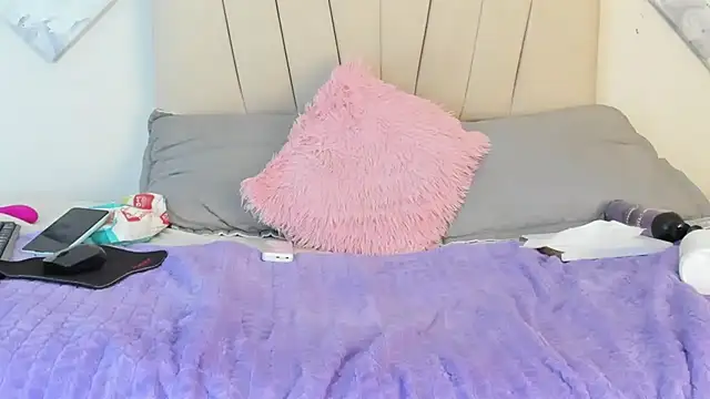  Miaa khalifa  online show from March 11, 2026, 12:33 pm