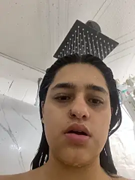 crystaldarliing online show from April 12, 2026, 10:37 pm