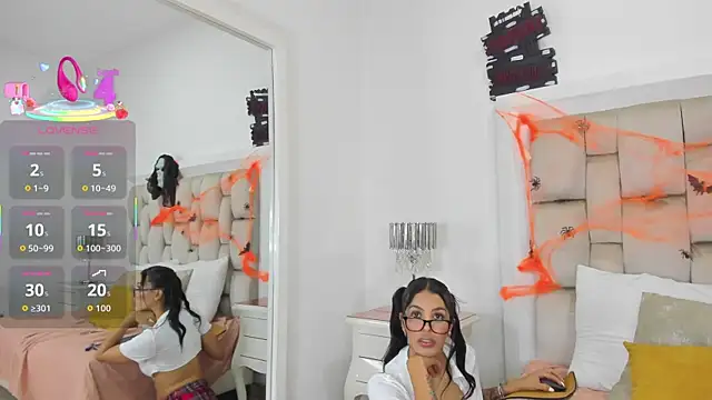 Snapshot of ValerieSoto chatting on October 30, 2025, 7:36 pm ValerieSoto online show from October 30, 2025, 7:36 pm