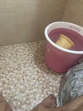 saumon3022 online show from October 4, 2025, 6:00 am