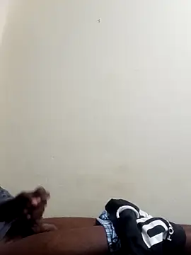 Snapshot of TmanZim2025 chatting on October 29, 2025, 1:35 pm TmanZim2025 online show from October 29, 2025, 1:35 pm