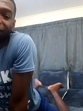 Snapshot of TmanZim2025 chatting on November 4, 2025, 7:46 pm TmanZim2025 online show from November 4, 2025, 7:46 pm