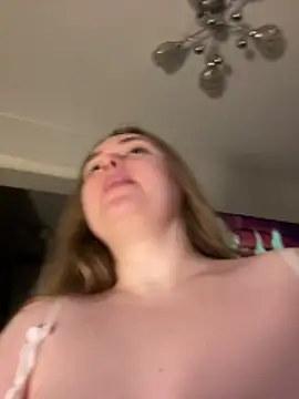 DeniMilkyyyyy online show from April 5, 2026, 1:03 am