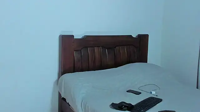 Hunter Hoott online show from April 16, 2026, 1:28 am