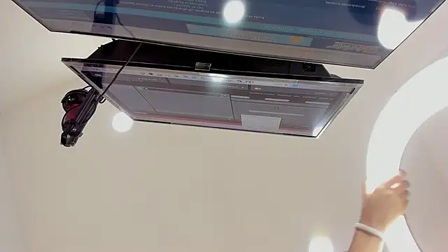 susan morgans online show from November 11, 2025, 4:01 am