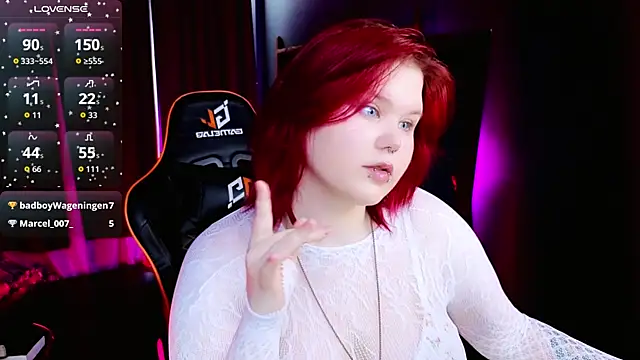 fillisfox  online show from November 10, 2025, 11:09 am