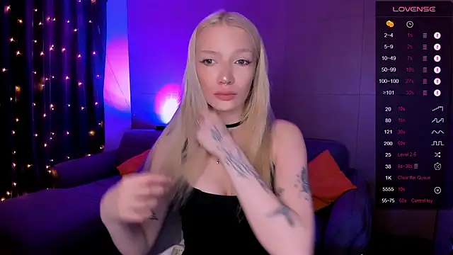 Snapshot of AnyaTaylor_ chatting on February 4, 2026, 2:06 am AnyaTaylor online show from February 4, 2026, 2:06 am