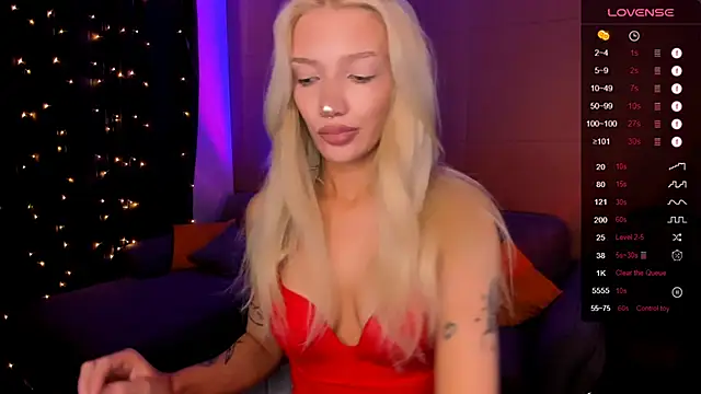 Snapshot of AnyaTaylor_ chatting on March 1, 2026, 8:16 am AnyaTaylor online show from March 1, 2026, 8:16 am