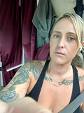 OdetteDelane online show from December 18, 2025, 1:44 am