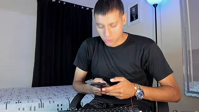 TeamPorn 19 online show from October 30, 2025, 7:10 am