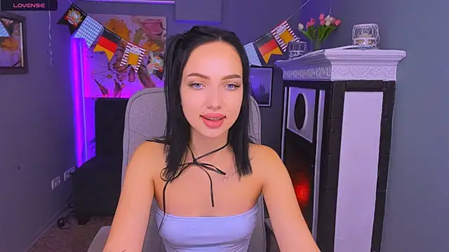 Sofyy Bradd online show from September 22, 2025, 5:42 am
