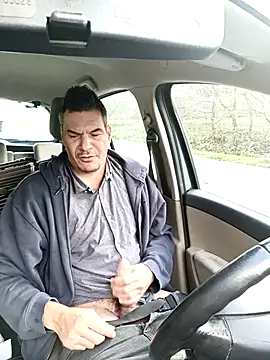 twitshe online show from November 20, 2025, 1:33 pm