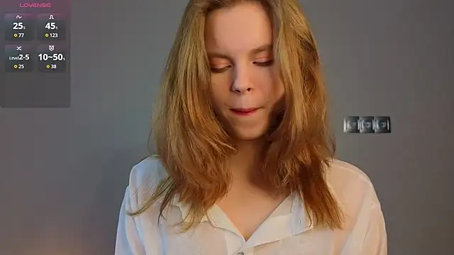 JulietteRain online show from February 9, 2026, 6:34 pm