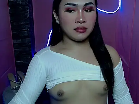 pretty lassy online show from November 10, 2025, 6:18 pm