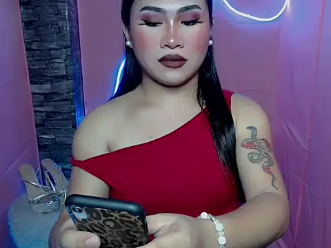 pretty lassy online show from November 11, 2025, 11:54 am