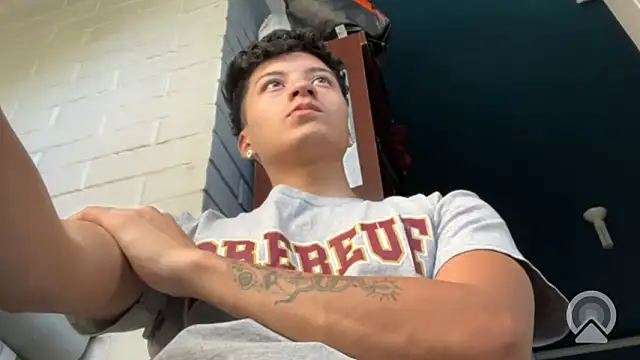 feeelipe2007 online show from February 16, 2026, 10:17 pm