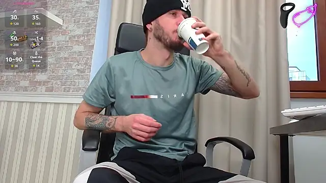 JonahShaw online show from November 18, 2025, 5:23 am