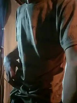 Snapshot of LUISSLEONN0958 chatting on November 5, 2025, 8:25 am LUISSLEONN0958 online show from November 5, 2025, 8:25 am