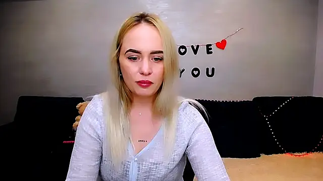 LiluMoon   online show from April 9, 2026, 4:23 pm
