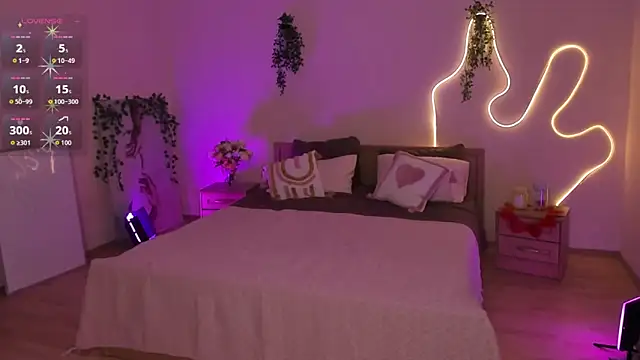 Lisa Blossom online show from June 12, 2026, 6:12 am