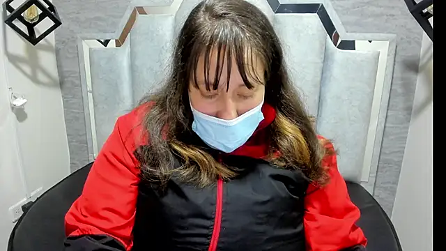  Emily rosee  online show from October 24, 2025, 11:17 am