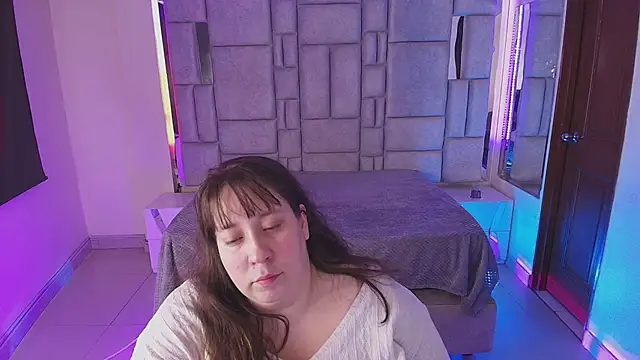  Emily rosee  online show from January 13, 2026, 11:48 am