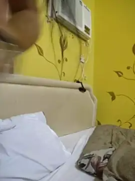 YayeeShow online show from November 23, 2025, 2:28 pm