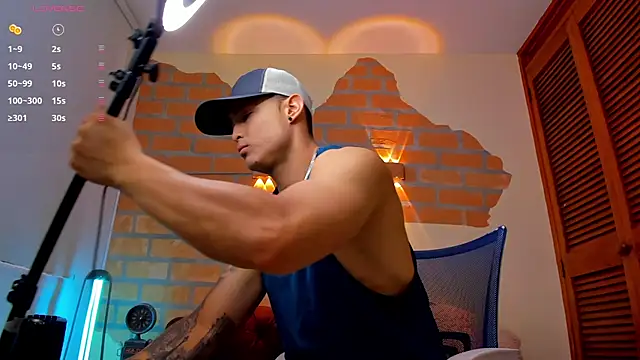 Snapshot of Alexander_ferre chatting on September 12, 2025, 1:33 pm Alexander ferre online show from September 12, 2025, 1:33 pm