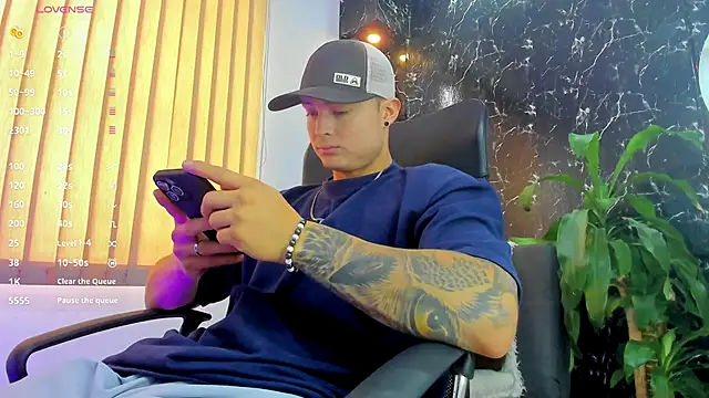 Snapshot of Alexander_ferre chatting on September 26, 2025, 1:26 pm Alexander ferre online show from September 26, 2025, 1:26 pm