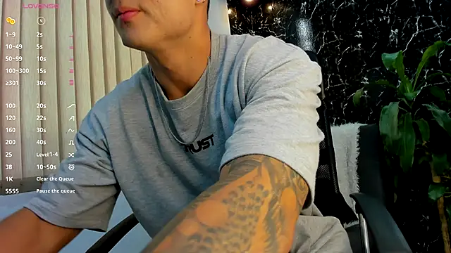 Snapshot of Alexander_ferre chatting on September 29, 2025, 1:49 pm Alexander ferre online show from September 29, 2025, 1:49 pm