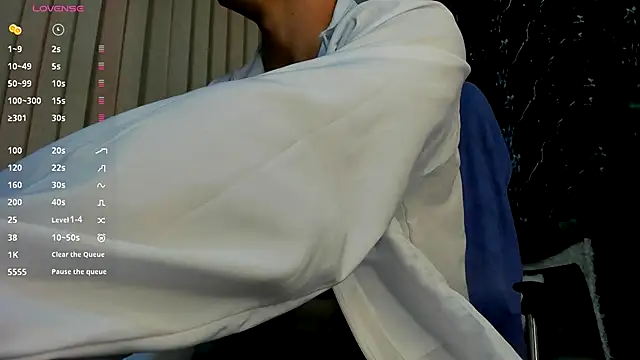 Snapshot of Alexander_ferre chatting on October 4, 2025, 7:34 pm Alexander ferre online show from October 4, 2025, 7:34 pm