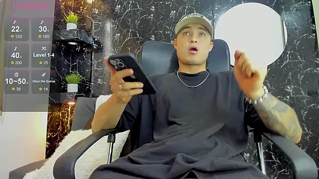 Snapshot of Alexander_ferre chatting on October 8, 2025, 12:47 pm Alexander ferre online show from October 8, 2025, 12:47 pm