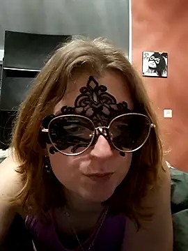 littlelesleytje online show from February 3, 2026, 7:19 pm