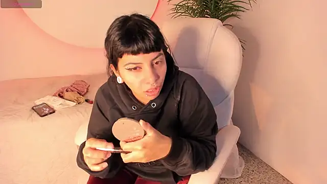 emily-santoss online show from September 25, 2025, 12:53 pm
