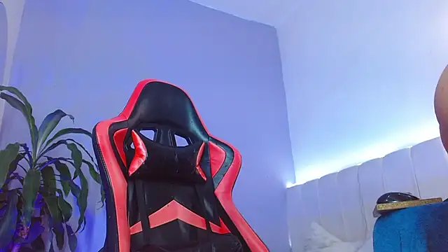  Tarekk  online show from November 11, 2025, 6:24 am