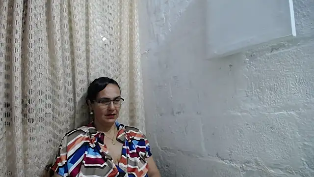 gabbyparker  online show from October 8, 2025, 8:12 am