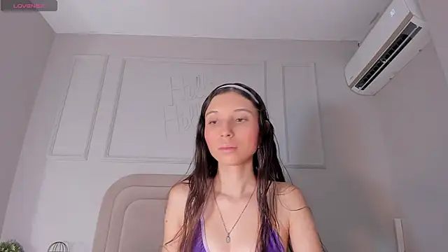 Snapshot of Cloedurant chatting on November 2, 2025, 8:00 pm Cloedurant online show from November 2, 2025, 8:00 pm