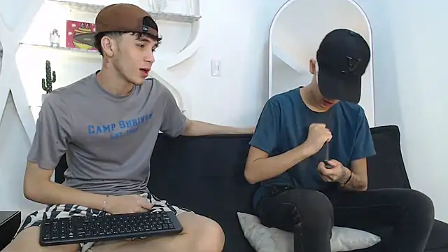 THREE GUYS HOT online show from October 21, 2025, 7:25 pm