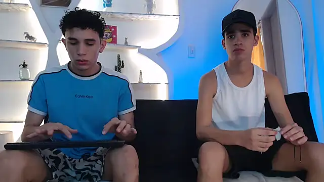 THREE GUYS HOT online show from October 24, 2025, 7:21 pm