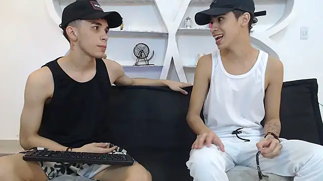 THREE GUYS HOT online show from November 25, 2025, 7:25 pm