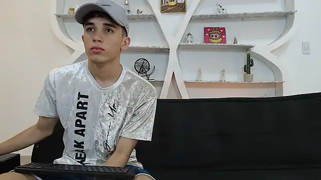 THREE GUYS HOT online show from November 27, 2025, 7:16 pm