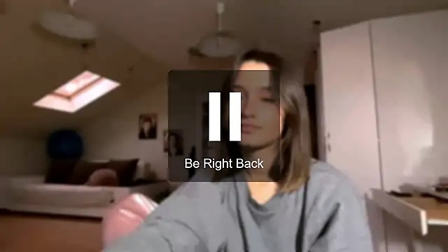 DarlineBrustera online show from October 5, 2025, 2:37 pm