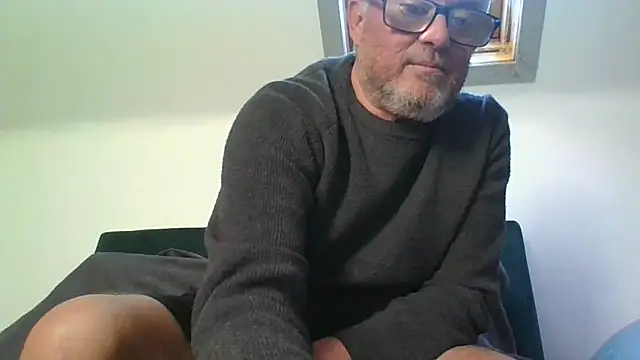 Snapshot of naughtygrandad1 chatting on April 30, 2026, 6:47 pm naughtygrandad1 online show from April 30, 2026, 6:47 pm
