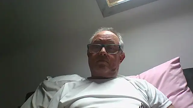 Snapshot of naughtygrandad1 chatting on May 7, 2026, 5:51 pm naughtygrandad1 online show from May 7, 2026, 5:51 pm