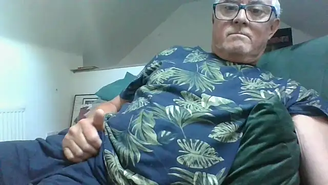 Snapshot of naughtygrandad1 chatting on May 13, 2026, 8:01 am naughtygrandad1 online show from May 13, 2026, 8:01 am